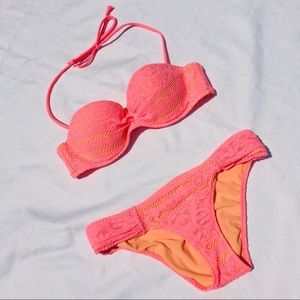 Victoria’s Secret Crochet Overlay Bikini XS / 32B Top